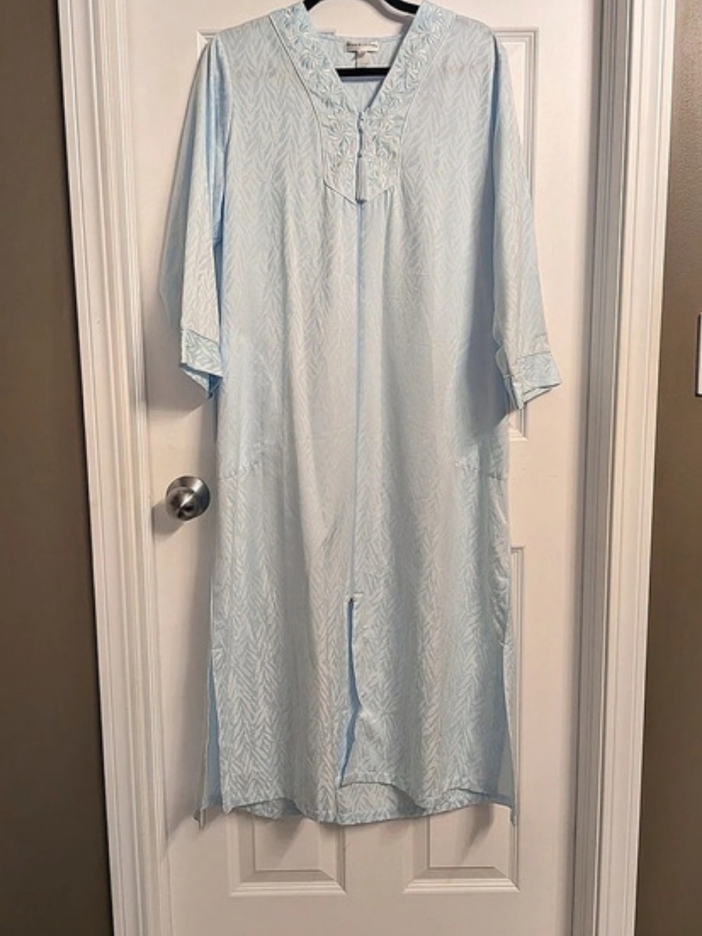 Miss Elaine Embroidered Robe in Blue Size Small